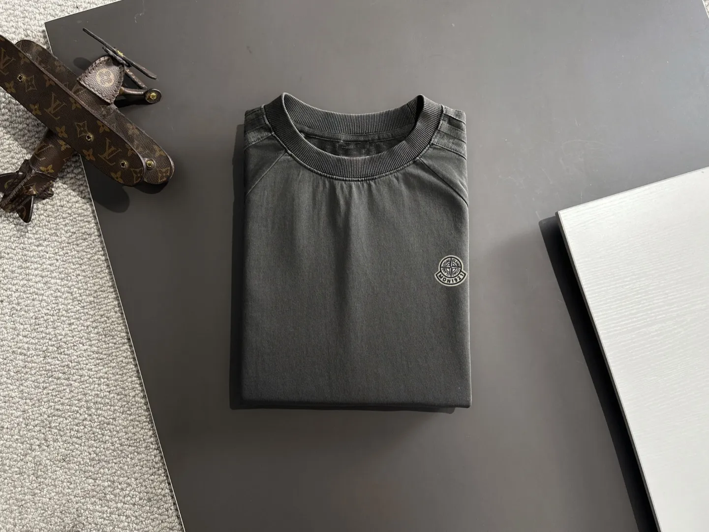 Next day shipping P460 Stone lsland/stone island high quality 2025 spring and summer new casual heavy industry suit exclusively developed by yb! High quality production! Imported custom-made fabrics for foreign orders, with high breathability and comfort, impeccable details, brand element design concept, delicate and soft feel! It presents a casual cut and the upper body shape is great! On sale simultaneously on the official website! From a high-end men's positioning brand, the low-key luxury taste is irresistible! Exquisite workmanship and impeccable quality! The overall style is simple, fashionable and timeless, fully meeting the requirements of stylish and tasteful dressing! Size: S-XXL